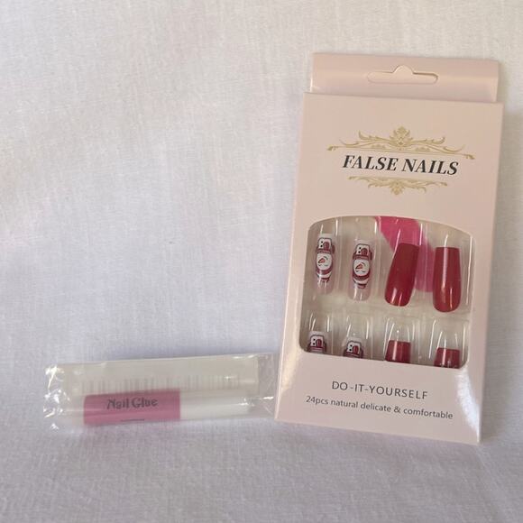 Festive Winter Press On Nails 25 pc Set Holiday Square Medium Length w/ Glue - Picture 3 of 3